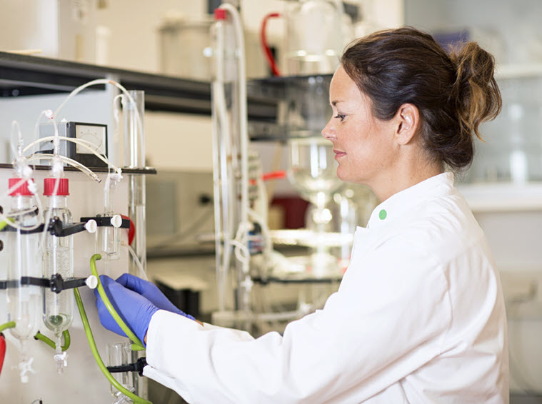 cid19836_onderzoekster 1987%20voor%20nieuwsbrief